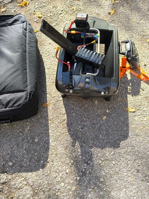 лодка за захранка RT4 в комплект със сонар Lowrens HOOK 4X