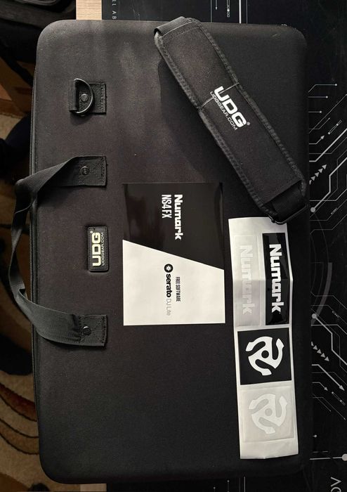 Consola Dj Numark NS4FX + Hardcase UDG