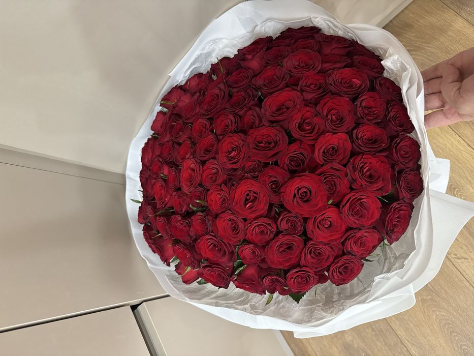 101 роза, пышный
