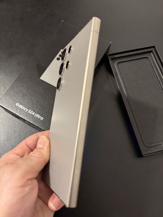 Samsung Galaxy s24 ultra condiție super precum nou cutie 256 GB