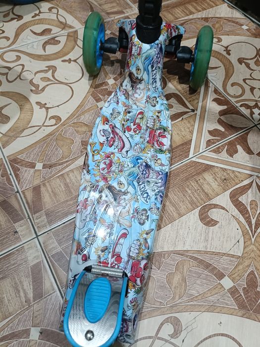 Самокат отличный за 1500