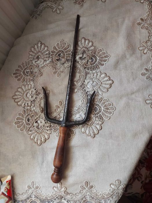 Arma vintage de lupta Sai