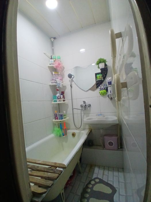 Кенг ва шинам 4 хоналик уй сотувда