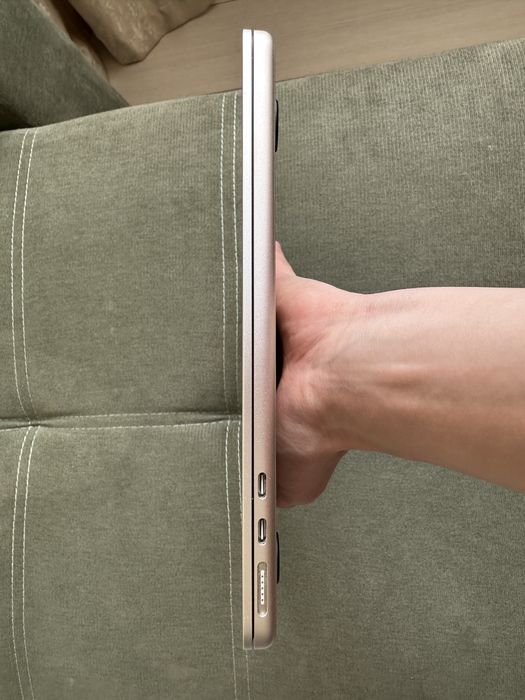 Macbook air 13” M2