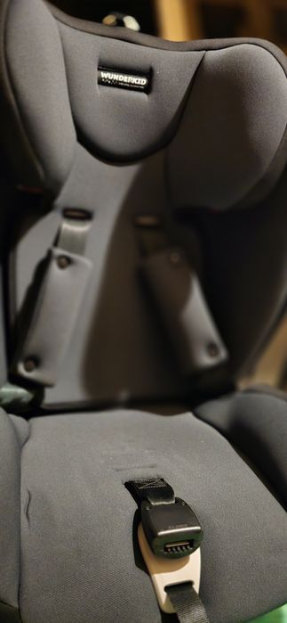 vând scaun de masina cu isofix