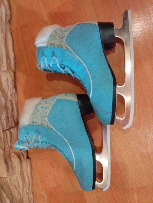 продам коньки christy