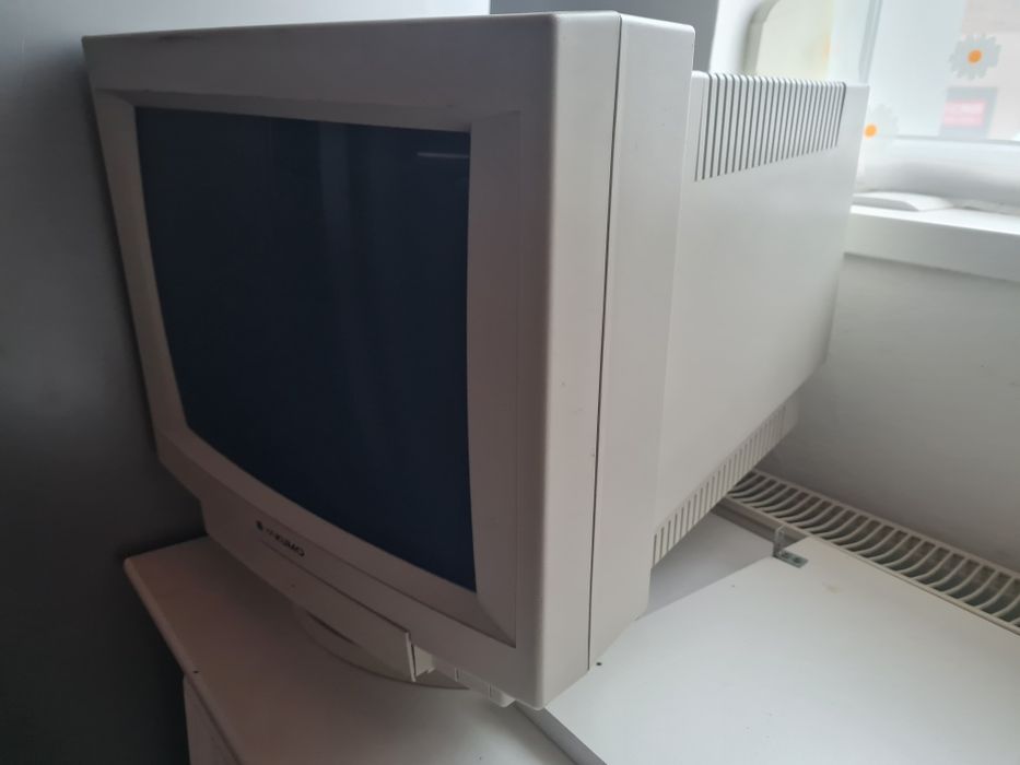 Monitor Yakumo 1996