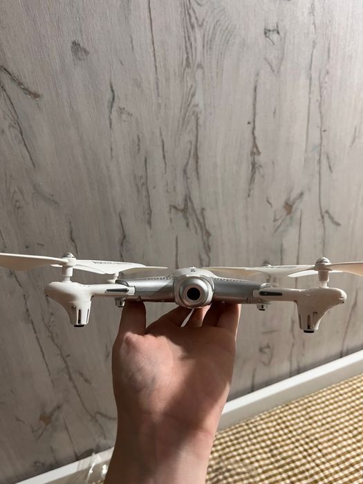 Квадрокоптер Дрон