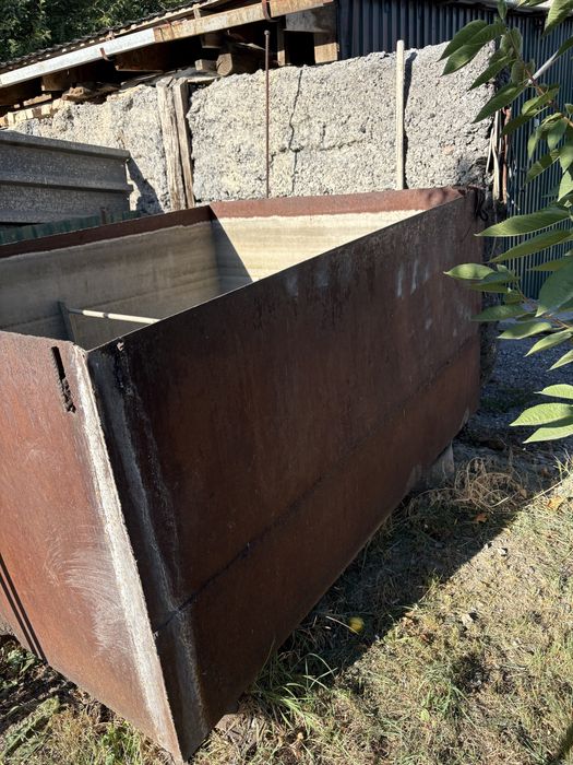 Трех кубовый бак для воды