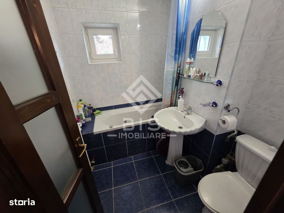 Apartament 3 camere zona Stefan Cel Mare