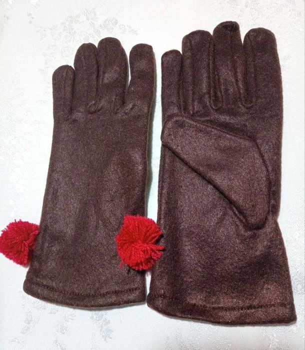 Нарядная сумочка и перчатки для девочки