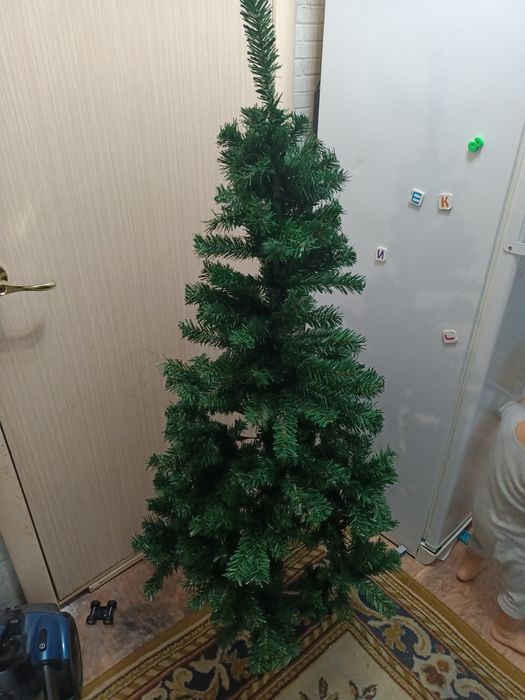 Ёлка искусственная