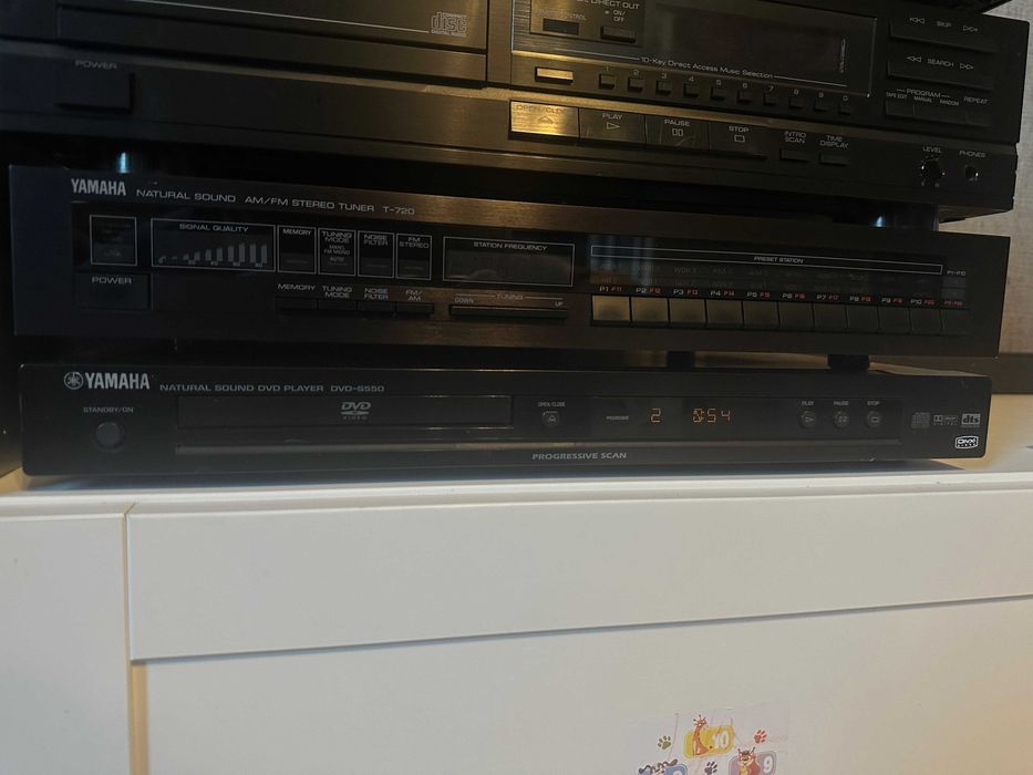 DVD Player Yamaha Natural Sound DVD-S550 + telecomanda - defect - citeste doar anumite CD/DVD