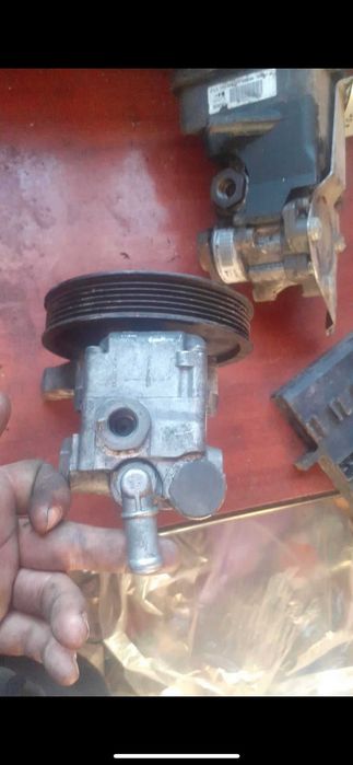 pompa servo bmw 530d