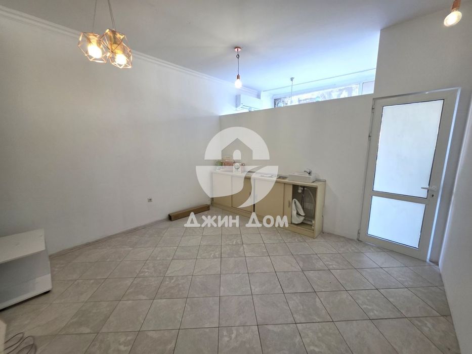 Търговско помещение ПОД НАЕМ в престижния к-с „Перла“, гр. Бургас