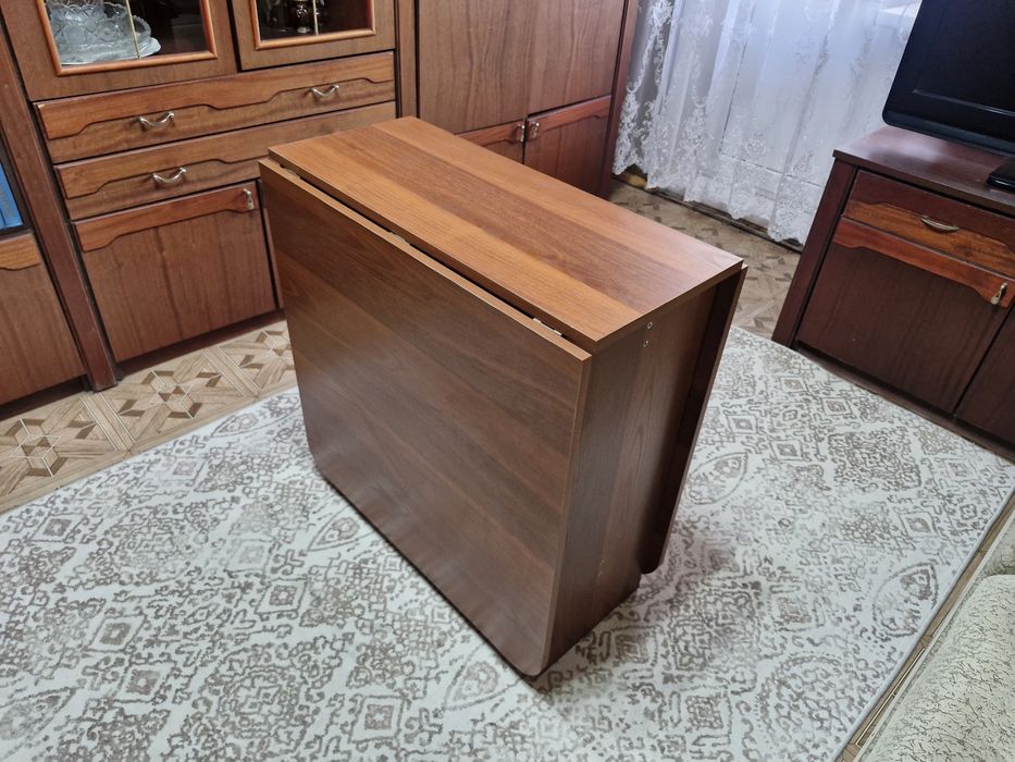 Стол книжка в идеальном состоянии.