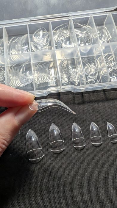 Накладные стилизованные ногти