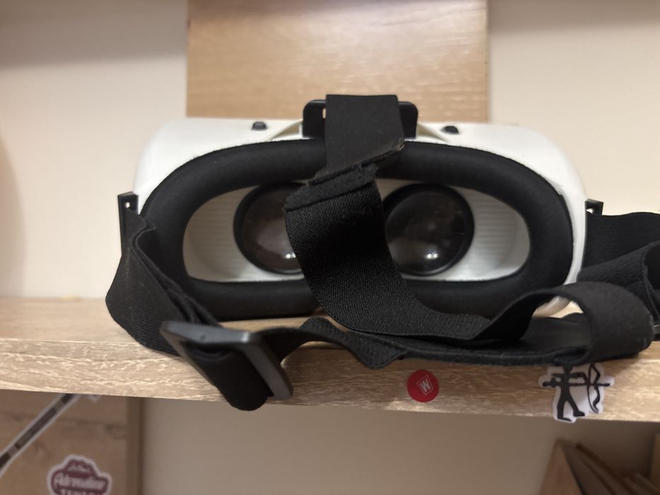 Очки виртуальной реальности для смартфона