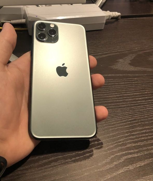 Iphone 11pro SROCHNA