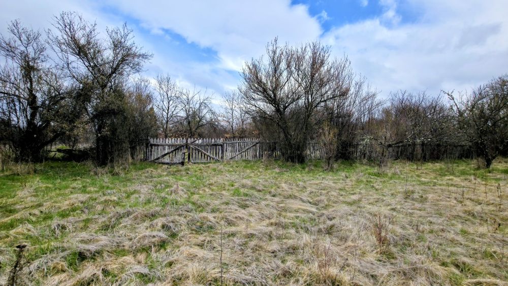 Продава се ПАРЦЕЛ с ВИЗА, ТОК и ВОДА в село Егълница, област Перник