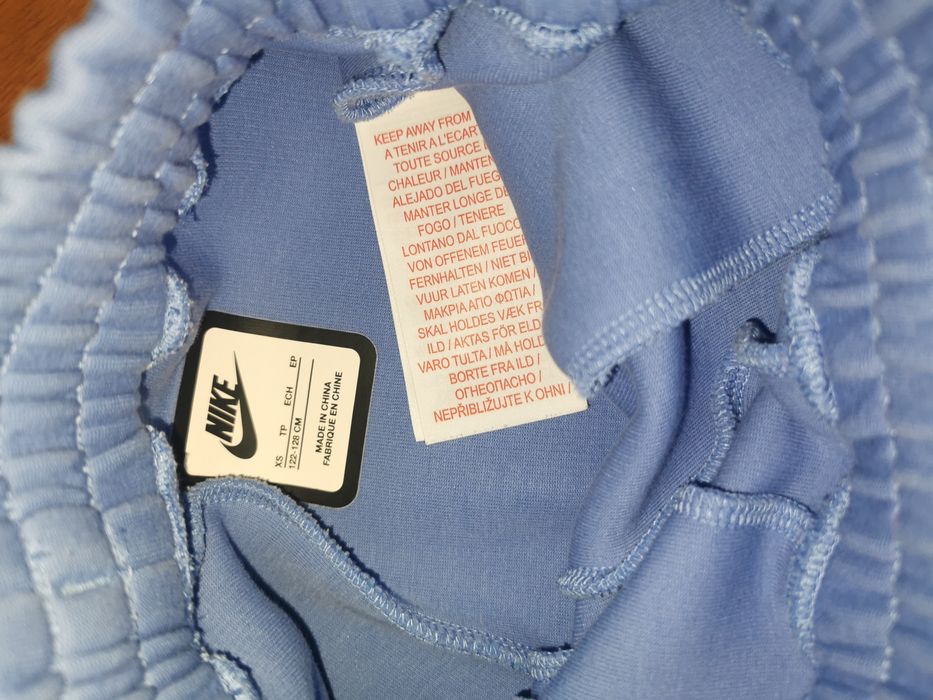 Nike долнища за деца