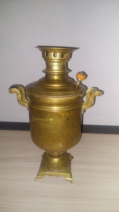Руски самовар на въглища