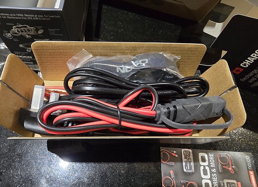 NOCO  Genius10 incarcator inteligent pentru baterii 6V/12V.