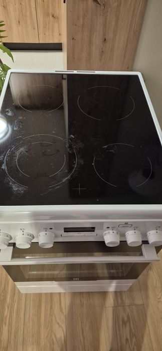 Plita si cuptor electrice Electrolux si hota