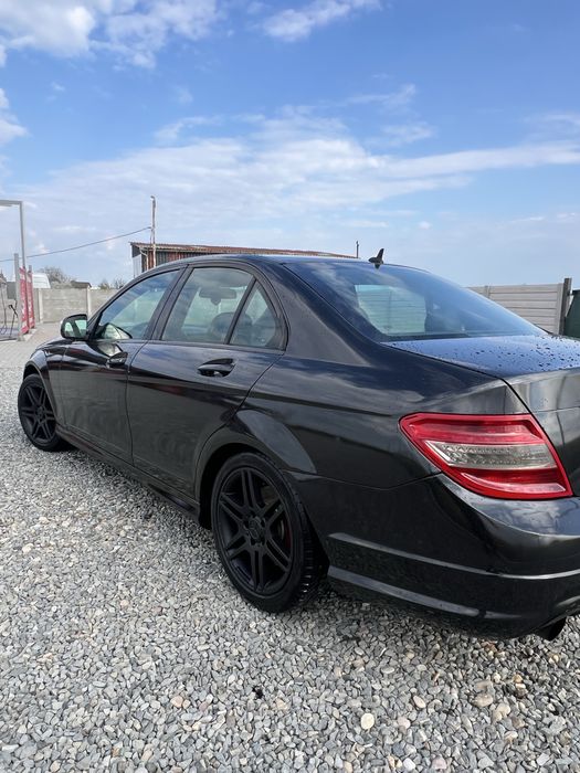 Vând  Mercedes c220 w204