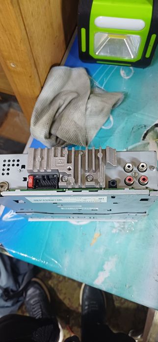 Продаётся автомагнитола.