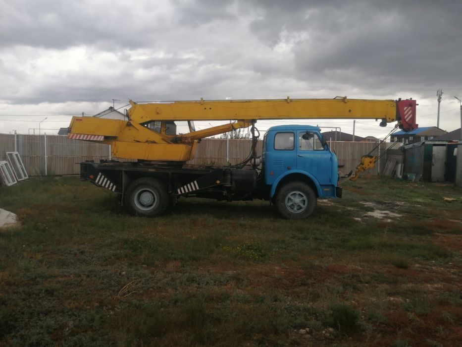 Продам автокран Маз