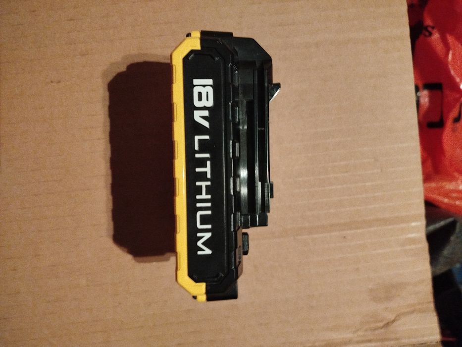 Stanley acumulator 18v 2ah