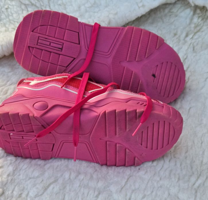 Tommy Hilfiger оригинални дамски сникърси 38 номер