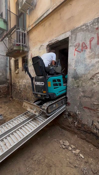 Servicii de excavare și demolări cu excavator 1t 75cm lățime