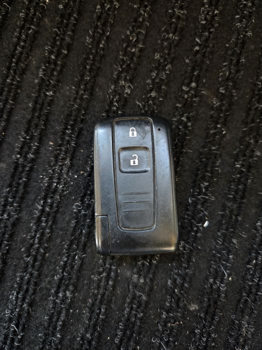 Ключ за Toyota Corolla Verso Тойота Корола Версо