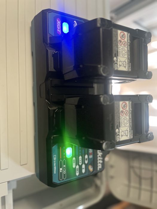 Makita 50l cu acumulatori