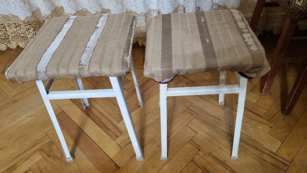 Табуретки,стульчики,с железными ножками