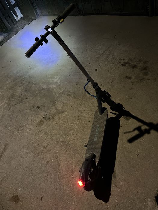 Vand trotinetă electrică aproape noua 9/10