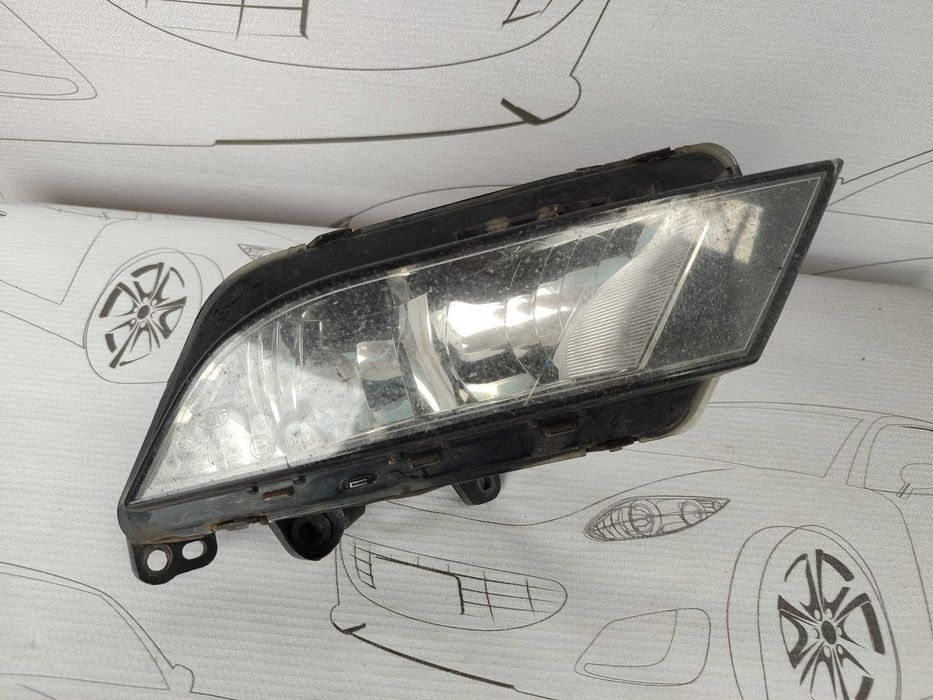 Proiector Ceata Dreapta / Halogen Bara Fata Seat Leon (5F) Hatchback 2012–2016 / Cod OEM 6J9941701A (5D2)