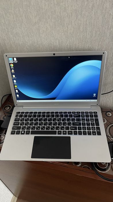 Ноутбук DEXP Aquilion