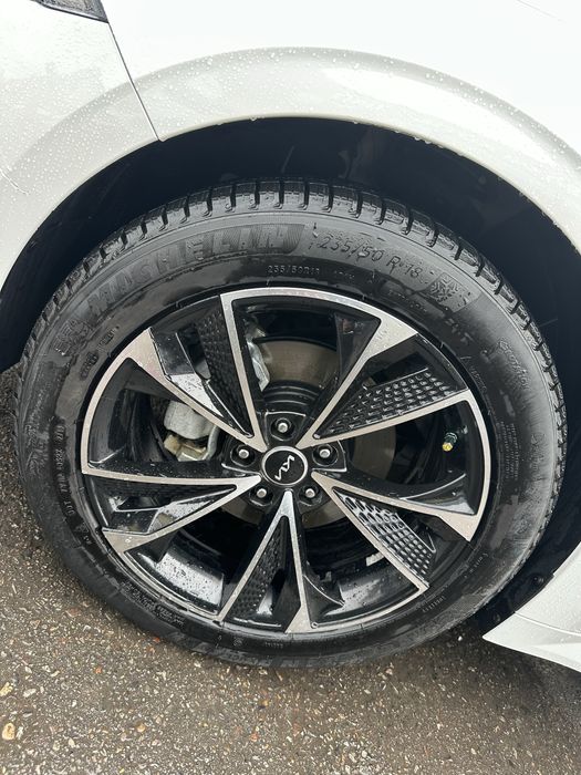 Kia K5 sotiladi 2023-yil 2L