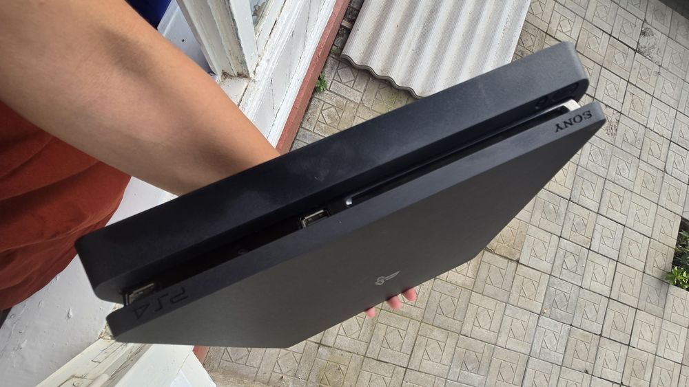 Play station 4 slim 1Tb Ideal holata kirilmagan