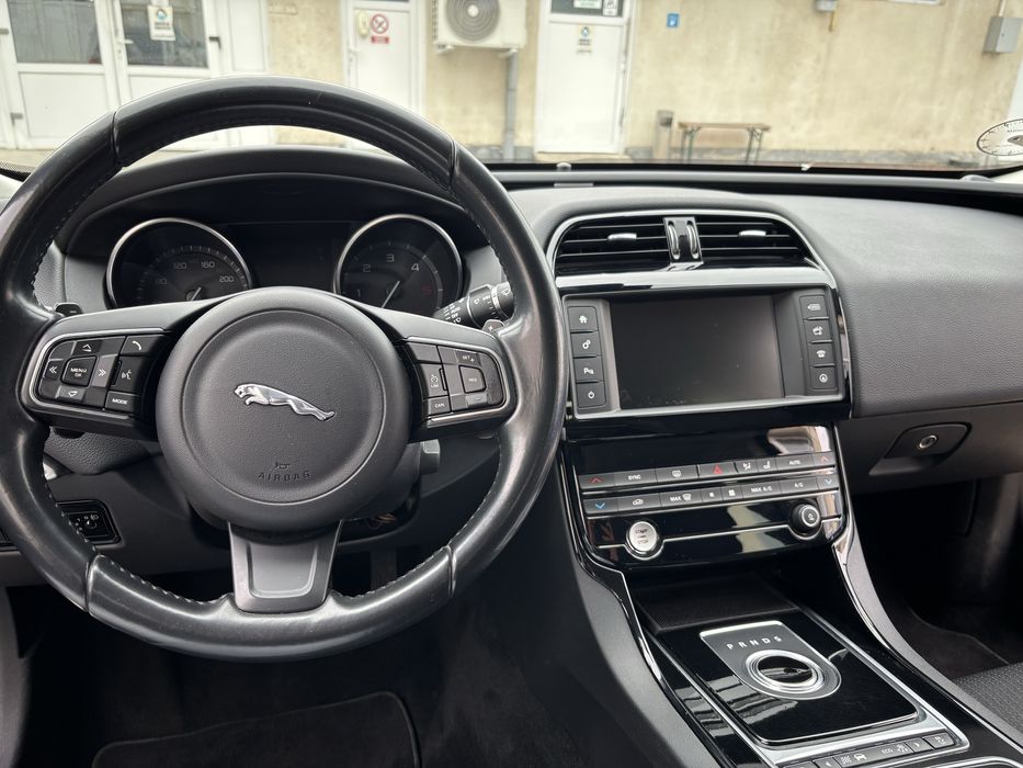 Jaguar XE 12/2015