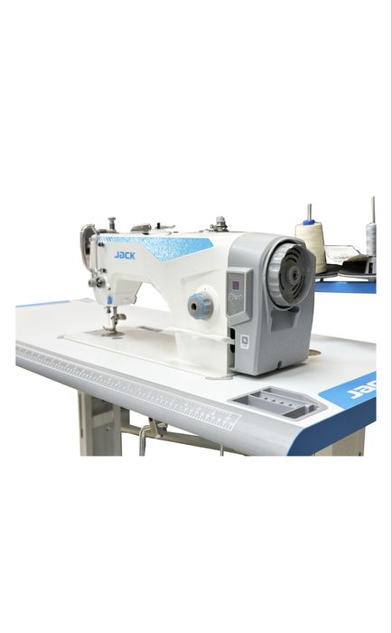 Продам машинку и оверлок jack