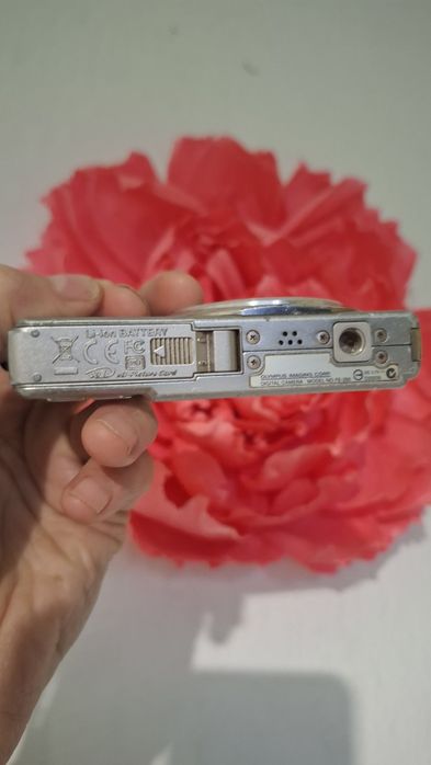 Olympus FE-250 – компактен дигитален фотоапарат