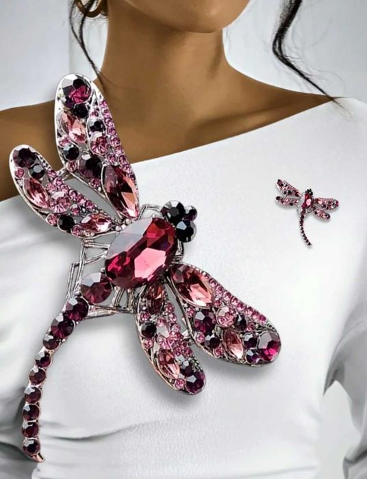 Яркая праздничная брошь 5.5см.