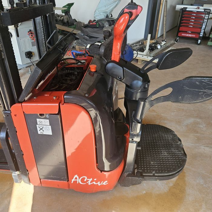 Електрическа палетна количка-стакер LINDE L14