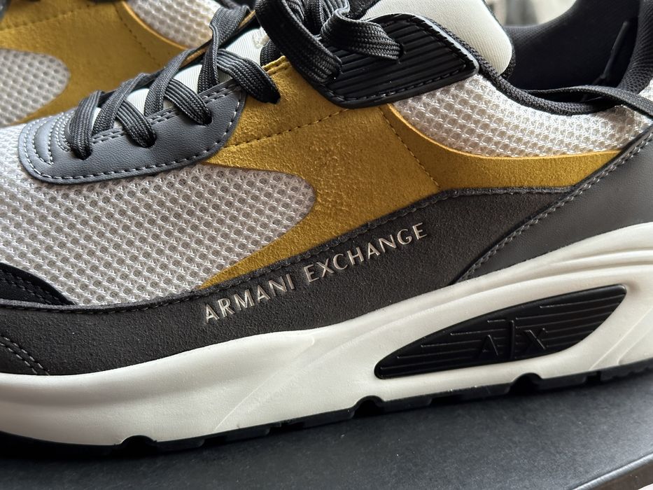 Продам новые кроссовки АХ