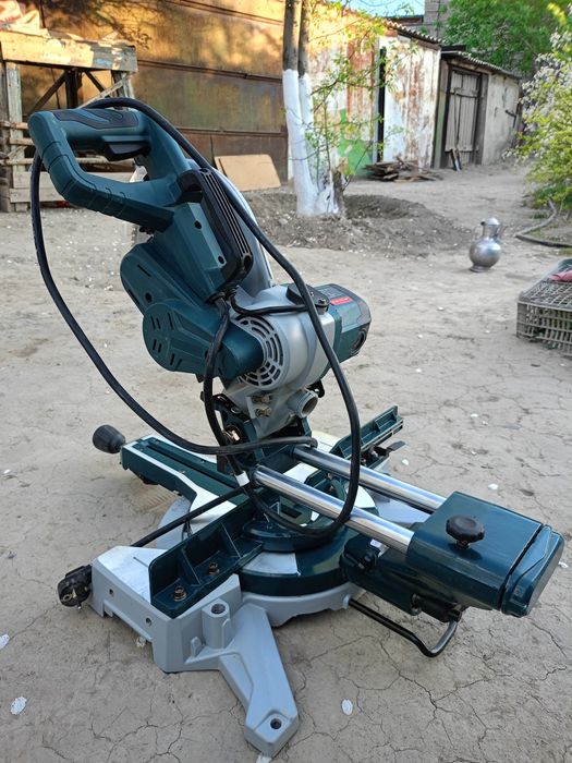 Торцовочная пила Alteco 2200MS