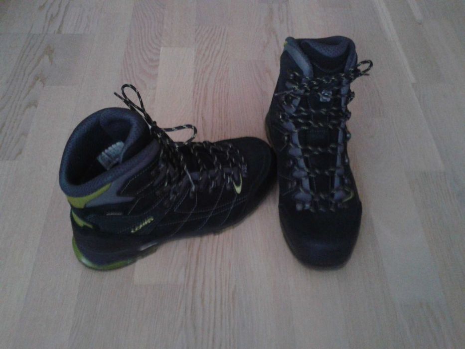 Bocanci de drumetie LOWA, mas. 41,5, Goretex, Germania, stare f. buna
